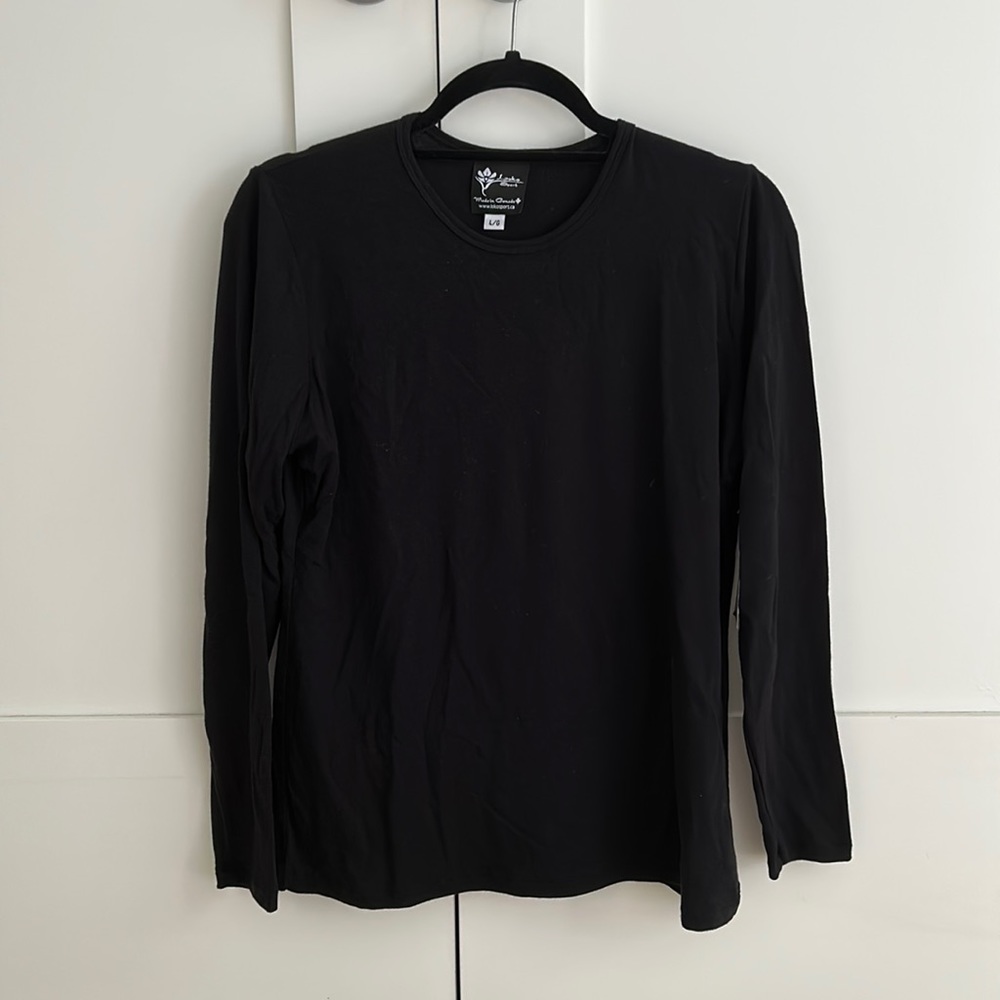 NWT. Large, merino wool, long sleeve black, activewear.